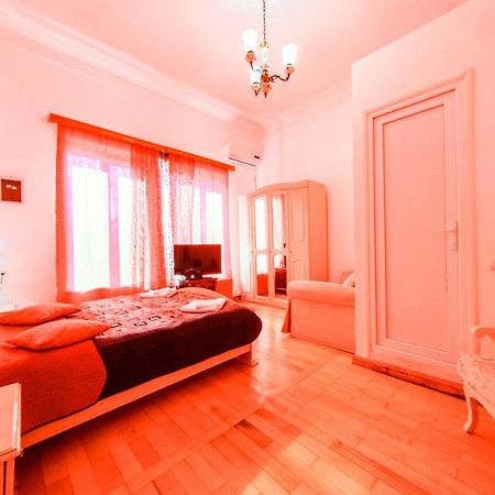 House 1899 Hotel Koetaisi Buitenkant foto