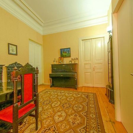 House 1899 Hotel Koetaisi Buitenkant foto