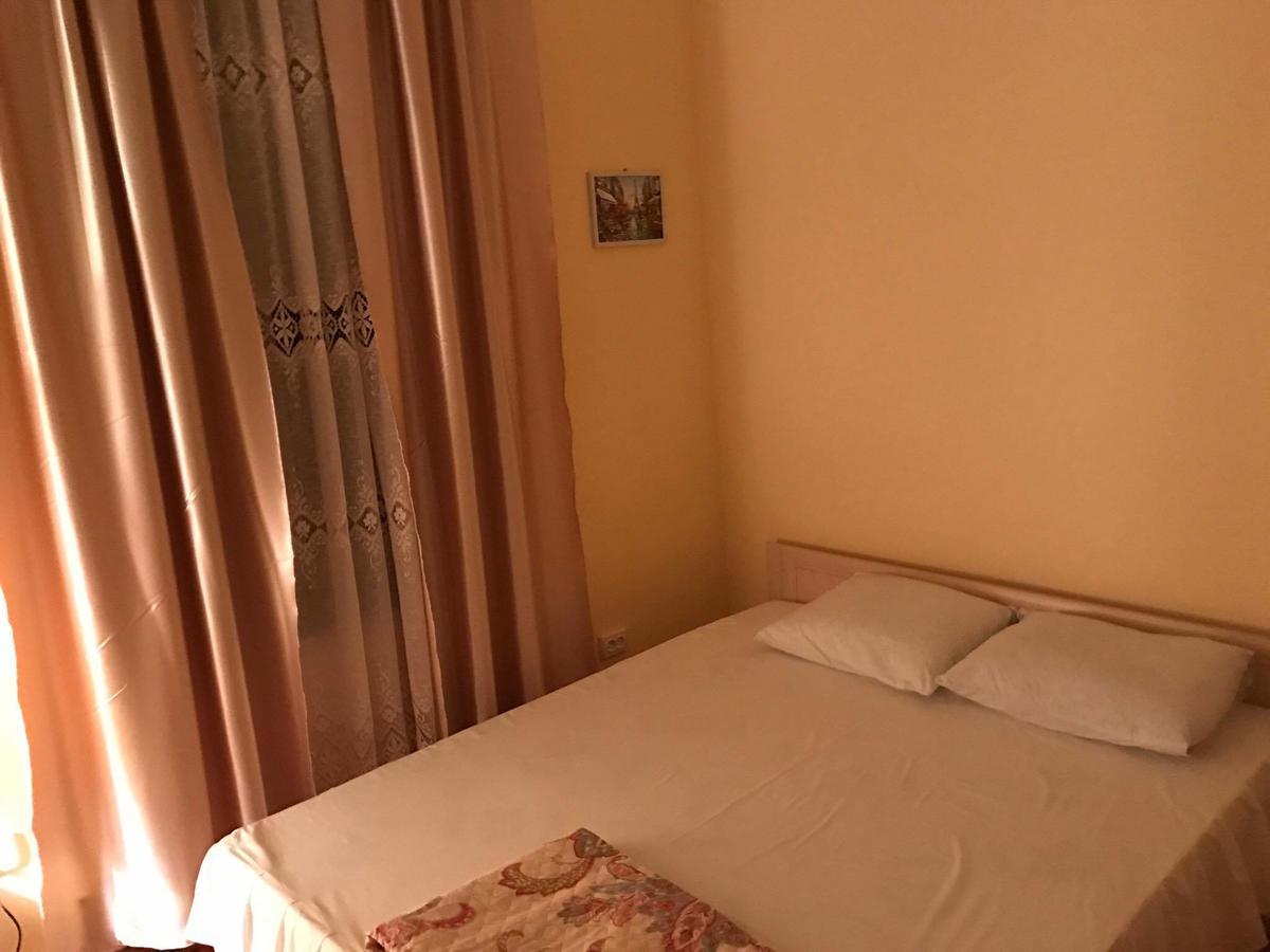 House 1899 Hotel Koetaisi Buitenkant foto