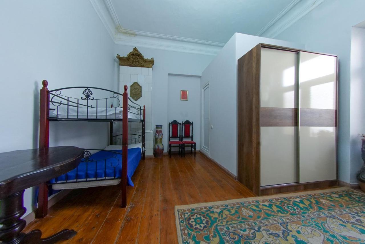 House 1899 Hotel Koetaisi Buitenkant foto