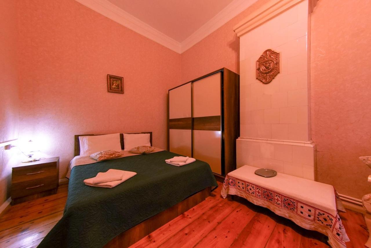 House 1899 Hotel Koetaisi Buitenkant foto