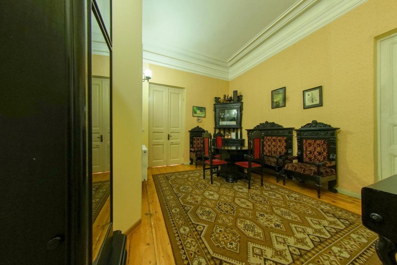 House 1899 Hotel Koetaisi Buitenkant foto