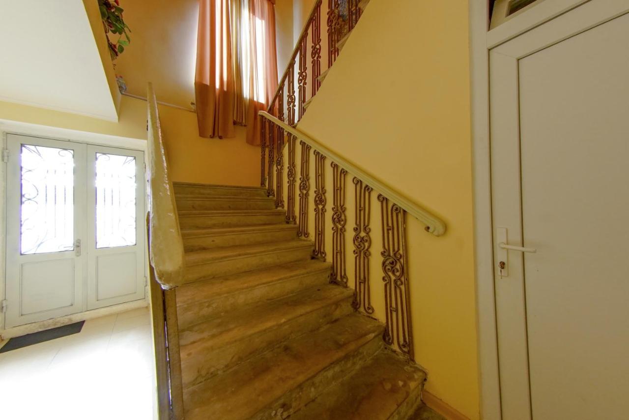 House 1899 Hotel Koetaisi Buitenkant foto
